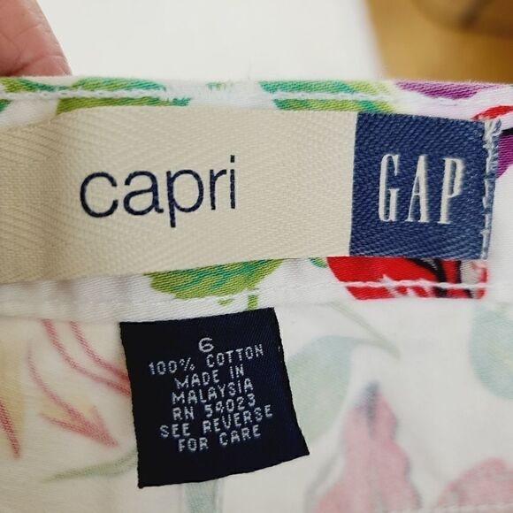 Gap Capri Jean Style  - Picture 4 of 4